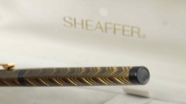 Sheaffer Targa 676s Slim Fountain Pen 14K Nib (Feather Pattern)