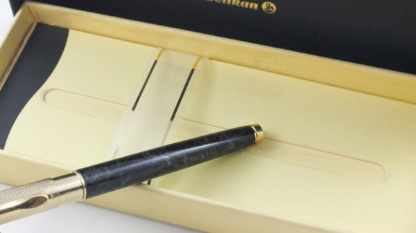 Best Pen Shop | Pelikan Celebry R590 Rollerball Pen Sapphire Black / Gray Gold Cap